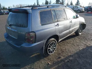 2004 Toyota Highlander with VIN JTEEP21A440053760, listed as a IAAI auction lot 41823810 with 212,971 mi miles. Bid and sale history available at carsss.com. Image 4.