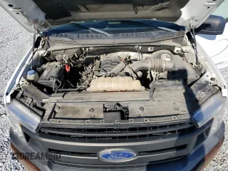 2018 Ford F-150 XL with VIN 1FTMF1C5XJKE11733, listed as a Copart auction lot 86049854 with 229,238 mi miles and Clean title. Bid and sale history available at DreamBid. Image 11.