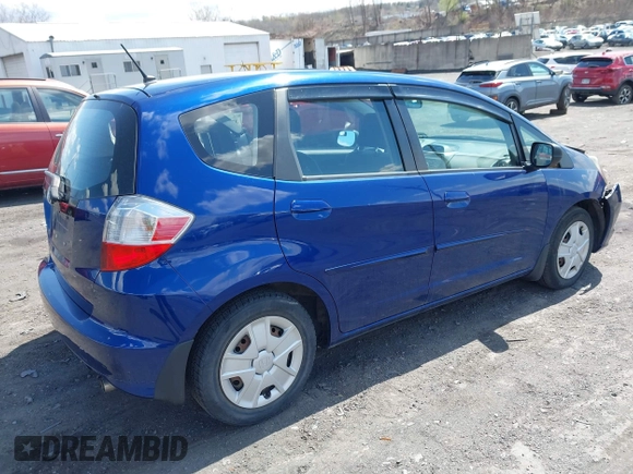 2013 Honda Fit with VIN JHMGE8H38DC047079, listed as a IAAI auction lot 42037073 with 32,794 mi miles. Bid and sale history available at carsss.com. Image 4.