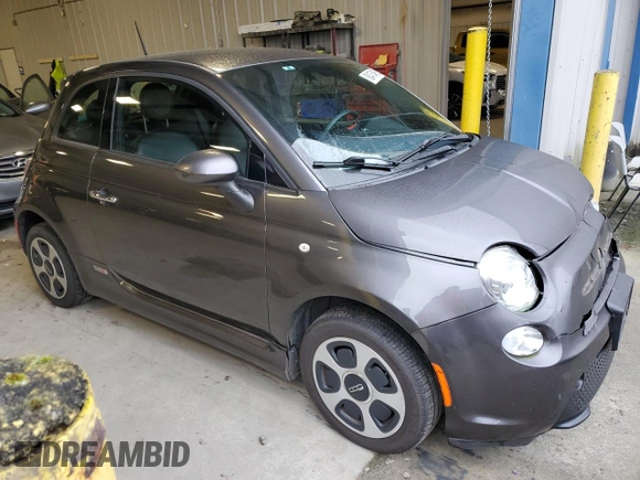 2015 FIAT 500e with VIN 3C3CFFGE6FT681555, listed as a Copart auction lot 88475495 with 36,254 mi miles and Salvage Title. Bid and sale history available at carsss.com. Image 4.