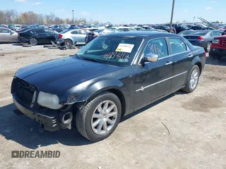 2006 Chrysler 300 C with VIN 2C3LA63H96H490736, listed as a IAAI auction lot 41998112 with 184,090 mi miles. Bid and sale history available at carsss.com. Image 17.