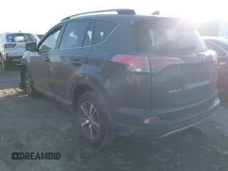 2018 Toyota RAV4 XLE z VIN 2T3WFREV6JW503353, wystawiony jako IAAI lot #41641002 z przebiegiem 54 013 mil mil oraz . Historia ofert i sprzedaży dostępna na DreamBid. Obrazek 3.