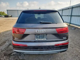 2018 Audi Q7 Premium Plus z VIN WA1LAAF73JD013401, wystawiony jako Copart lot #60322005 z przebiegiem 168 325 mil mil oraz Szkoda całkowita • Salvage title. Historia ofert i sprzedaży dostępna na DreamBid. Obrazek 6.