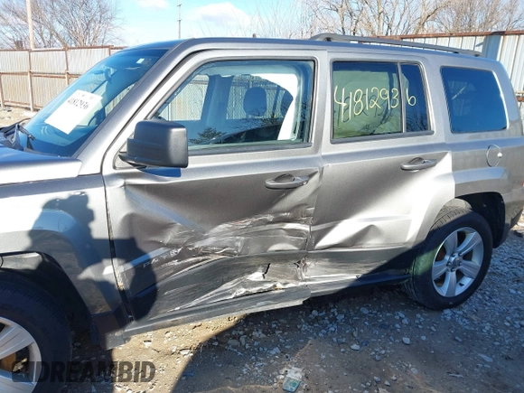 2013 Jeep Patriot Latitude with VIN 1C4NJPFA1DD169521, listed as a IAAI auction lot 41812936 with 133,088 mi miles. Bid and sale history available at carsss.com. Image 6.