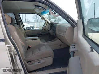 2003 Ford Explorer Sport Trac XLS with VIN 1FMZU77E33UA31967, listed as a IAAI auction lot 41607832 with 144,528 mi miles. Bid and sale history available at carsss.com. Image 5.