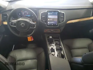 2024 Volvo XC90 Plus Bright Theme с VIN YV4062PE1R1181724, выставлен на аукционе Copart как лот 54000905 с пробегом 8 605 миль миль и Списание • Salvage title. История ставок и продаж доступна на DreamBid. Изображение 8.