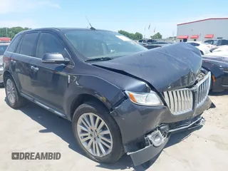 2014 Lincoln MKX with VIN 2LMDJ6JK8EBL13191, listed as a IAAI auction lot 42023811 with 212,793 mi miles. Bid and sale history available at carsss.com. Image 1.