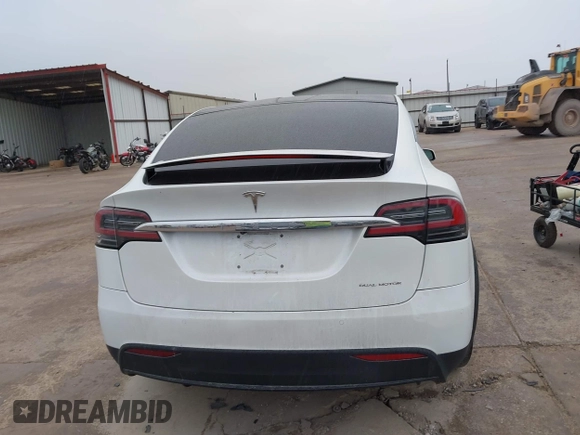2020 Tesla Model X Long Range with VIN 5YJXCDE2XLF284847, listed as a IAAI auction lot 41595151 with 29,466 mi miles. Bid and sale history available at carsss.com. Image 17.