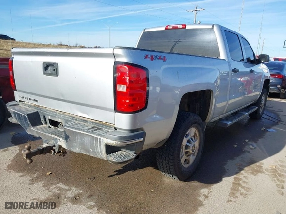 2015 Chevrolet Silverado 2500HD LT with VIN 1GC1KVE83FF142889, listed as a IAAI auction lot 41094759 with 1 mi miles. Bid and sale history available at carsss.com. Image 4.