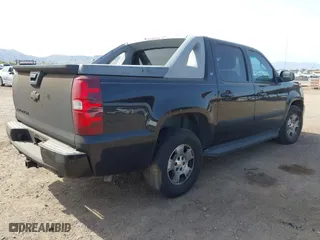 2007 Chevrolet Avalanche LTZ with VIN 3GNFK12317G113566, listed as a IAAI auction lot 41939386 with 297,959 mi miles. Bid and sale history available at carsss.com. Image 4.