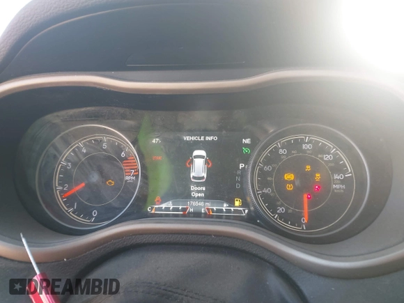 2017 Jeep Cherokee Limited with VIN 1C4PJLDB0HW526582, listed as a IAAI auction lot 41175972 with 176,546 mi miles. Bid and sale history available at carsss.com. Image 7.