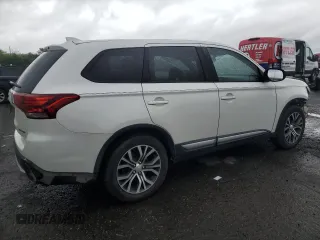 2018 Mitsubishi Outlander ES z VIN JA4AD2A36JZ063303, wystawiony jako Copart lot #58082995 z przebiegiem 132 479 mil mil oraz Czysty tytuł • Clean title. Historia ofert i sprzedaży dostępna na DreamBid. Obrazek 3.