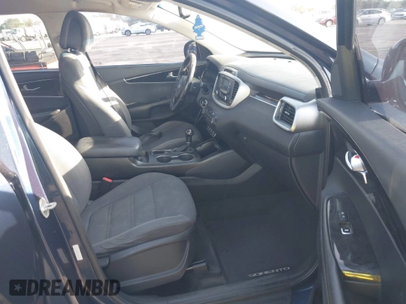 2016 Kia Sorento LX with VIN 5XYPG4A36GG045104, listed as a IAAI auction lot 41922121 with 169,874 mi miles and . Bid and sale history available at carsss.com. Image 5.