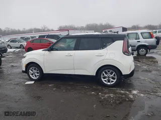 2024 Kia Soul LX with VIN KNDJ23AU4R7228976, listed as a IAAI auction lot 41568910 with 8,967 mi miles. Bid and sale history available at carsss.com. Image 14.