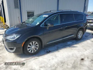 2018 Chrysler Pacifica Touring L with VIN 2C4RC1BG2JR306705, listed as a Copart auction lot 47840765 with 65,340 mi miles and Salvage Title. Bid and sale history available at DreamBid. Image 1.