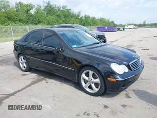 2004 Mercedes-Benz C 230 Kompressor z VIN WDBRF40J64F505984, wystawiony jako IAAI lot #42108989 z przebiegiem 120 383 mil mil oraz . Historia ofert i sprzedaży dostępna na DreamBid. Obrazek 1.