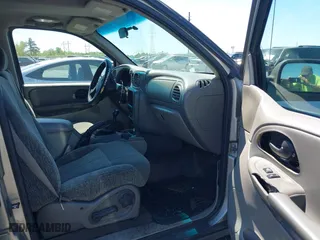 2002 Chevrolet TrailBlazer LTZ with VIN 1GNDS13S522398531, listed as a IAAI auction lot 42047803 with 243,574 mi miles. Bid and sale history available at carsss.com. Image 5.