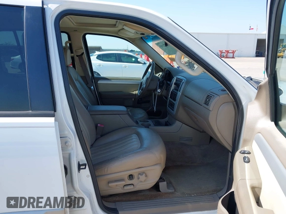 2002 Mercury Mountaineer with VIN 4M2DU86W02UJ21875, listed as a IAAI auction lot 41972193 with 154,699 mi miles and . Bid and sale history available at DreamBid. Image 5.