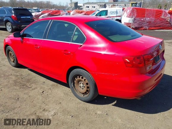 2013 Volkswagen Jetta Sedan SE with VIN 3VWDP7AJ3DM298802, listed as a IAAI auction lot 41822384 with 134,130 mi miles. Bid and sale history available at carsss.com. Image 3.