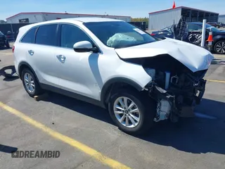 2020 Kia Sorento LX with VIN 5XYPG4A36LG711212, listed as a IAAI auction lot 41884400 with 101,777 mi miles. Bid and sale history available at carsss.com. Image 1.