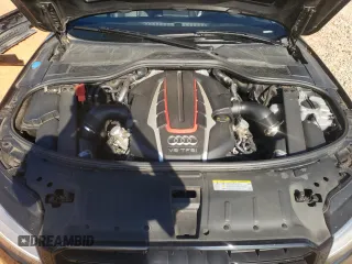 2017 Audi S8 z VIN WUAJ5AFD6HN900019, wystawiony jako Copart lot #61722034 z przebiegiem 103 356 mil mil oraz Szkody całkowita. Historia ofert i sprzedaży dostępna na DreamBid. Obrazek 11.
