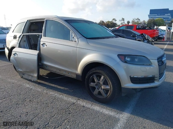 2009 Audi Q7 with VIN WA1AY74L69D027164, listed as a IAAI auction lot 41920341 with 129,590 mi miles. Bid and sale history available at carsss.com. Image 1.