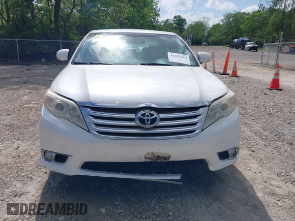 2012 Toyota Avalon z VIN 4T1BK3DB2CU460334, wystawiony jako IAAI lot #42287619 z przebiegiem 140 986 mil mil oraz . Historia ofert i sprzedaży dostępna na DreamBid. Obrazek 13.