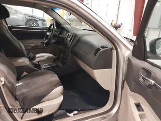 2006 Chrysler 300 Touring with VIN 2C3KA53G36H506880, listed as a IAAI auction lot 42177012 with 135,992 mi miles. Bid and sale history available at carsss.com. Image 5.
