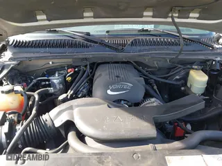 2001 Chevrolet Tahoe LS with VIN 1GNEK13T51J203013, listed as a IAAI auction lot 41886371 with 218,779 mi miles. Bid and sale history available at carsss.com. Image 10.