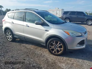 2013 Ford Escape SEL с VIN 1FMCU9HX8DUC26143, выставлен на аукционе IAAI как лот 42815698 с пробегом 255 242 миль миль и . История ставок и продаж доступна на DreamBid. Изображение 1.