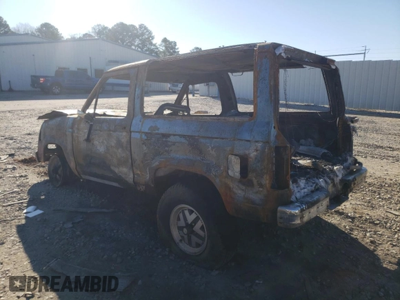 1986 Ford Bronco z VIN 1FMCU14TXGUD18203, wystawiony jako Copart lot #47194155 z przebiegiem Nie podano mil oraz Czysty tytuł • Clean title. Historia ofert i sprzedaży dostępna na DreamBid. Obrazek 2.