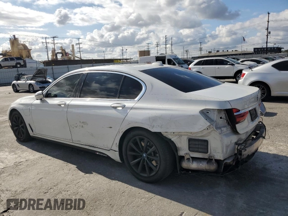 2018 BMW 7 Series 740e xDrive iPerformance with VIN WBA7J2C51JG938111, listed as a Copart auction lot 73361933 with 104,641 mi miles. Bid and sale history available at carsss.com. Image 2.