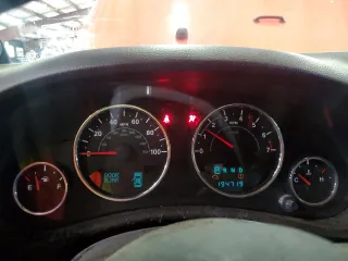 2013 Jeep Wrangler Unlimited Sport z VIN 1C4HJWDG5DL597192, wystawiony jako Copart lot #57300535 z przebiegiem 194 719 mil mil oraz Tytuł czysty. Historia ofert i sprzedaży dostępna na DreamBid. Obrazek 9.