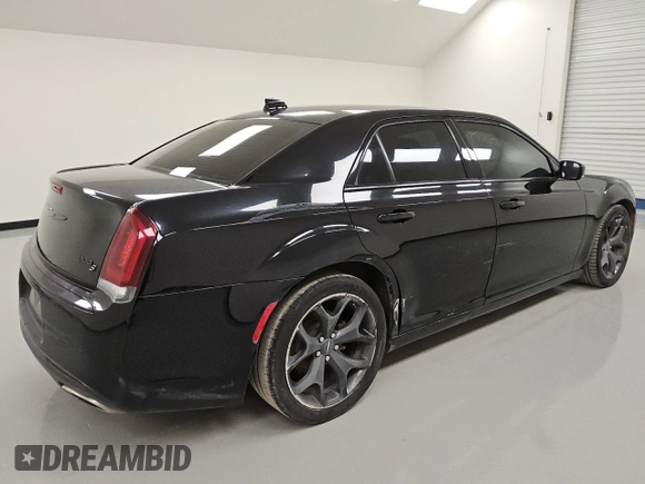 2021 Chrysler 300 with VIN 2C3CCABG8MH520182, listed as a Copart auction lot 51822095 with 123,002 mi miles and Clean Title. Bid and sale history available at carsss.com. Image 3.