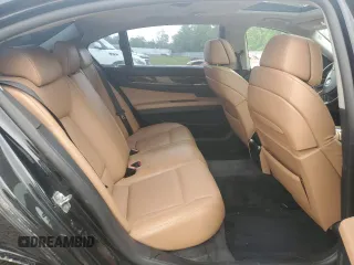2011 BMW 7 Series 740Li z VIN WBAKB4C55BC574335, wystawiony jako Copart lot #59947785 z przebiegiem 106 366 mil mil oraz Szkoda całkowita • Salvage title. Historia ofert i sprzedaży dostępna na DreamBid. Obrazek 10.