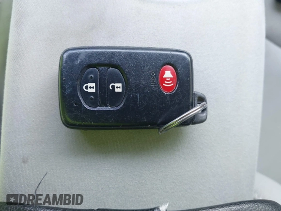 2013 Toyota Prius One z VIN JTDKN3DU0D5650285, wystawiony jako IAAI lot #41875987 z przebiegiem 281 084 mil mil oraz . Historia ofert i sprzedaży dostępna na DreamBid. Obrazek 11.