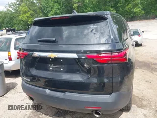 2023 Chevrolet Traverse LS z VIN 1GNERFKW9PJ319344, wystawiony jako IAAI lot #42181237 z przebiegiem 33 760 mil mil oraz . Historia ofert i sprzedaży dostępna na DreamBid. Obrazek 16.