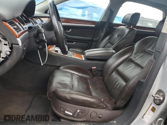 2008 Audi A8 4.2L z VIN WAUMV94E48N015819, wystawiony jako Copart lot #87915815 z przebiegiem 196 018 mil mil oraz Czysty tytuł • Clean title. Historia ofert i sprzedaży dostępna na DreamBid. Obrazek 7.