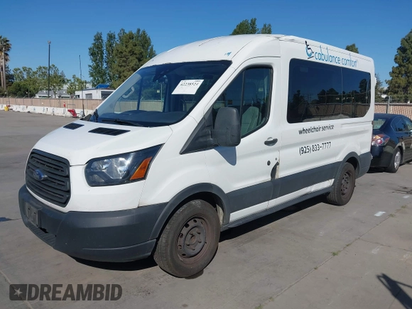 2016 Ford Transit XL z VIN 1FMZK1CM2GKA04986, wystawiony jako IAAI lot #42238524 z przebiegiem 415 920 mil mil oraz . Historia ofert i sprzedaży dostępna na DreamBid. Obrazek 2.