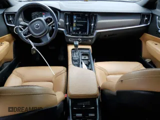 2018 Volvo V90 z VIN YV4102NK6J1018022, wystawiony jako Copart lot #54744894 z przebiegiem 82 258 mil mil oraz Szkody całkowita. Historia ofert i sprzedaży dostępna na DreamBid. Obrazek 8.