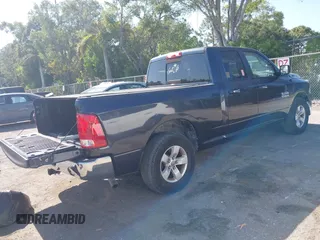 2018 Ram 1500 SLT z VIN 1C6RR6GG2JS303880, wystawiony jako IAAI lot #42138224 z przebiegiem 120 533 mil mil oraz . Historia ofert i sprzedaży dostępna na DreamBid. Obrazek 4.