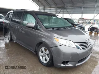 2016 Toyota Sienna LE AAS z VIN 5TDKK3DC9GS694686, wystawiony jako IAAI lot #42374687 z przebiegiem 192 571 mil mil oraz . Historia ofert i sprzedaży dostępna na DreamBid. Obrazek 1.