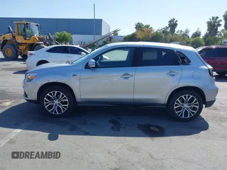 2019 Mitsubishi Outlander SE with VIN JA4AP4AU3KU021343, listed as a IAAI auction lot 42496332 with 59,566 mi miles and . Bid and sale history available at DreamBid. Image 15.