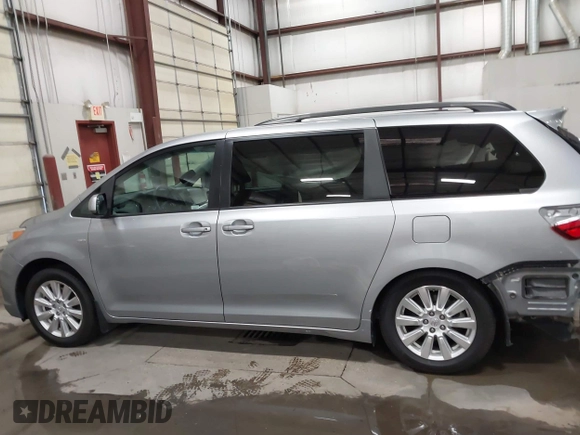 2017 Toyota Sienna LE with VIN 5TDJZ3DC9HS185755, listed as a IAAI auction lot 41838859 with 42,992 mi miles. Bid and sale history available at carsss.com. Image 15.