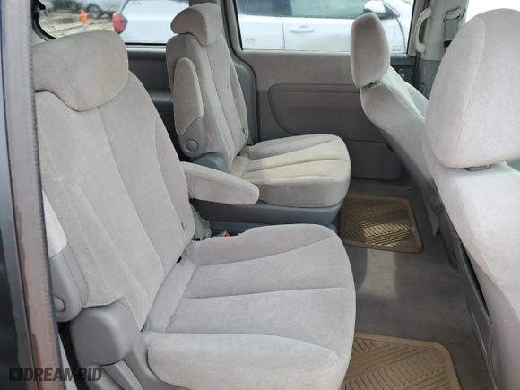 2006 Kia Sedona LX with VIN KNDMB233366037658, listed as a Copart auction lot 53132774 with 113,605 mi miles and Salvage Title. Bid and sale history available at carsss.com. Image 11.