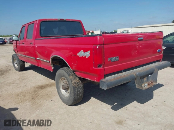 1997 Ford F-350 z VIN 1FTJW36G5VEC23170, wystawiony jako IAAI lot #42013727 z przebiegiem 318 411 mil mil oraz . Historia ofert i sprzedaży dostępna na DreamBid. Obrazek 3.
