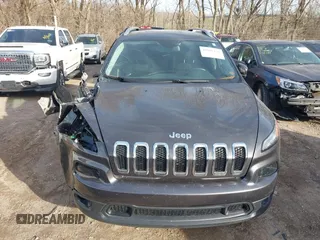 2016 Jeep Cherokee Latitude with VIN 1C4PJMCS7GW246423, listed as a IAAI auction lot 41805421 with 60,880 mi miles and . Bid and sale history available at carsss.com. Image 12.