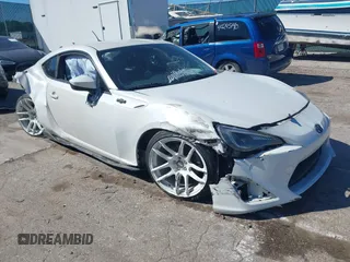 2013 Scion FR-S with VIN JF1ZNAA12D2720583, listed as a IAAI auction lot 40253195 with 113,006 mi miles. Bid and sale history available at carsss.com. Image 1.