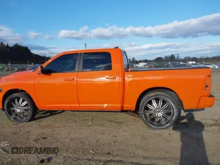 2017 Ram 1500 Night z VIN 1C6RR7MT6HS570778, wystawiony jako IAAI lot #41596704 z przebiegiem 122 878 mil mil oraz . Historia ofert i sprzedaży dostępna na DreamBid. Obrazek 14.