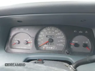 1999 Mercury Grand Marquis GS z VIN 2MEFM74W8XX686921, wystawiony jako IAAI lot #42374777 z przebiegiem 185 166 mil mil oraz . Historia ofert i sprzedaży dostępna na DreamBid. Obrazek 7.